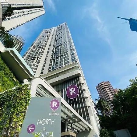 The Robertson With City View Apartment